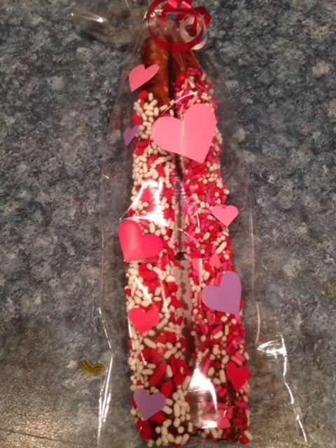Valentine's Decorated Pretzels 12 Piece - Chocolate.org